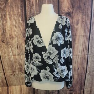 White House Black Market Top Size 14 Floral